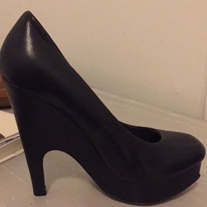 Dolce vita leather pumps